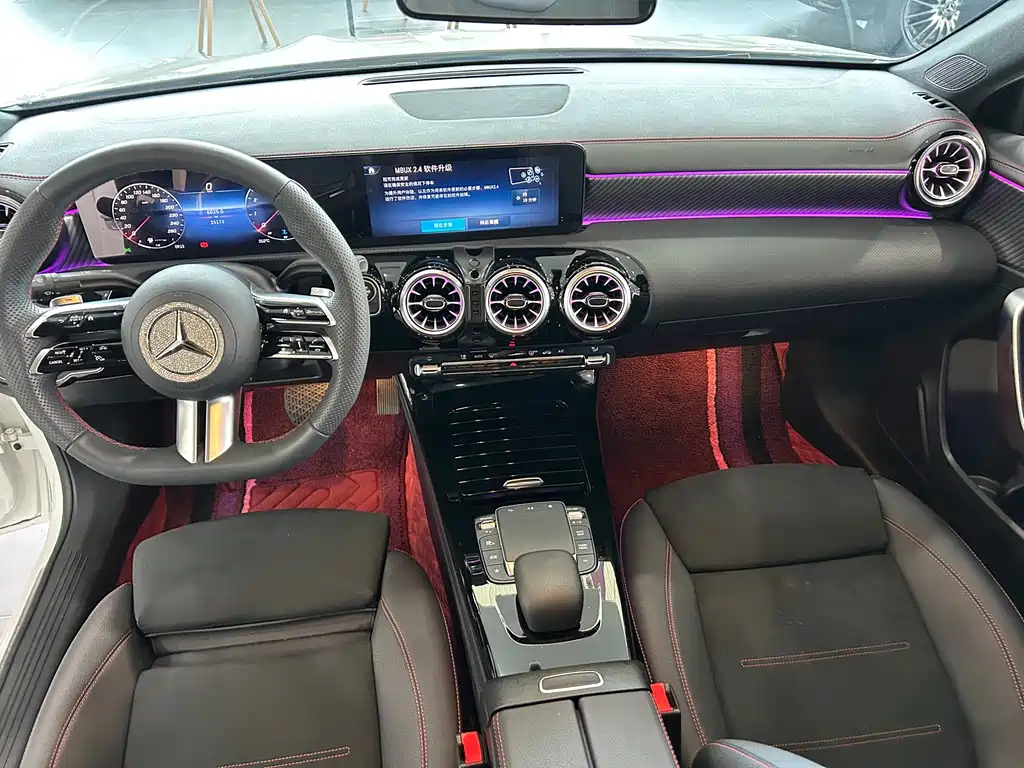 Mercedes-Benz A-Class 2024 — фото 2