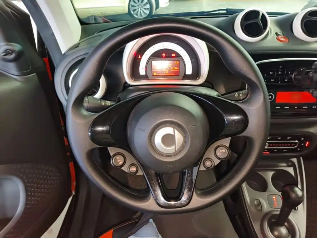 smart Fortwo 2016 — фото 11