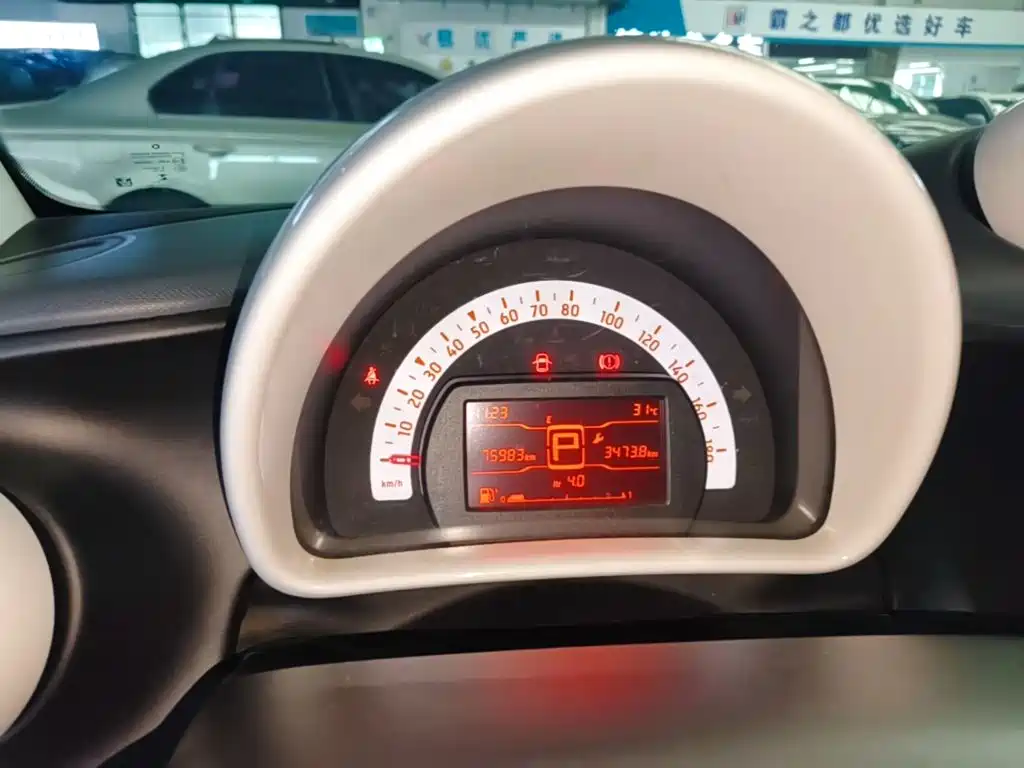 smart Fortwo 2016 — фото 12