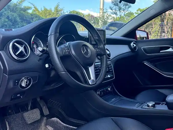 Mercedes-Benz GLA 2016