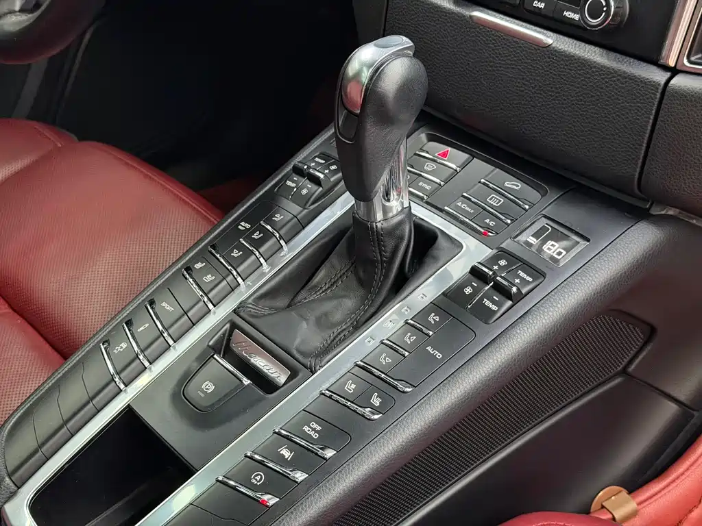 Porsche Macan 2016 — фото 10