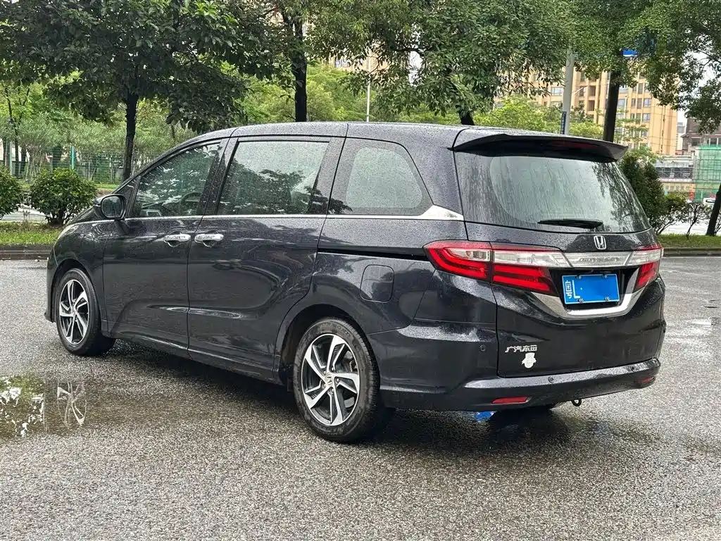 Honda Odyssey 2017 — фото 12
