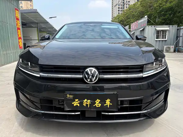 Volkswagen Magotan 2025
