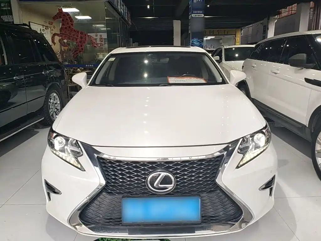 Lexus ES 2016