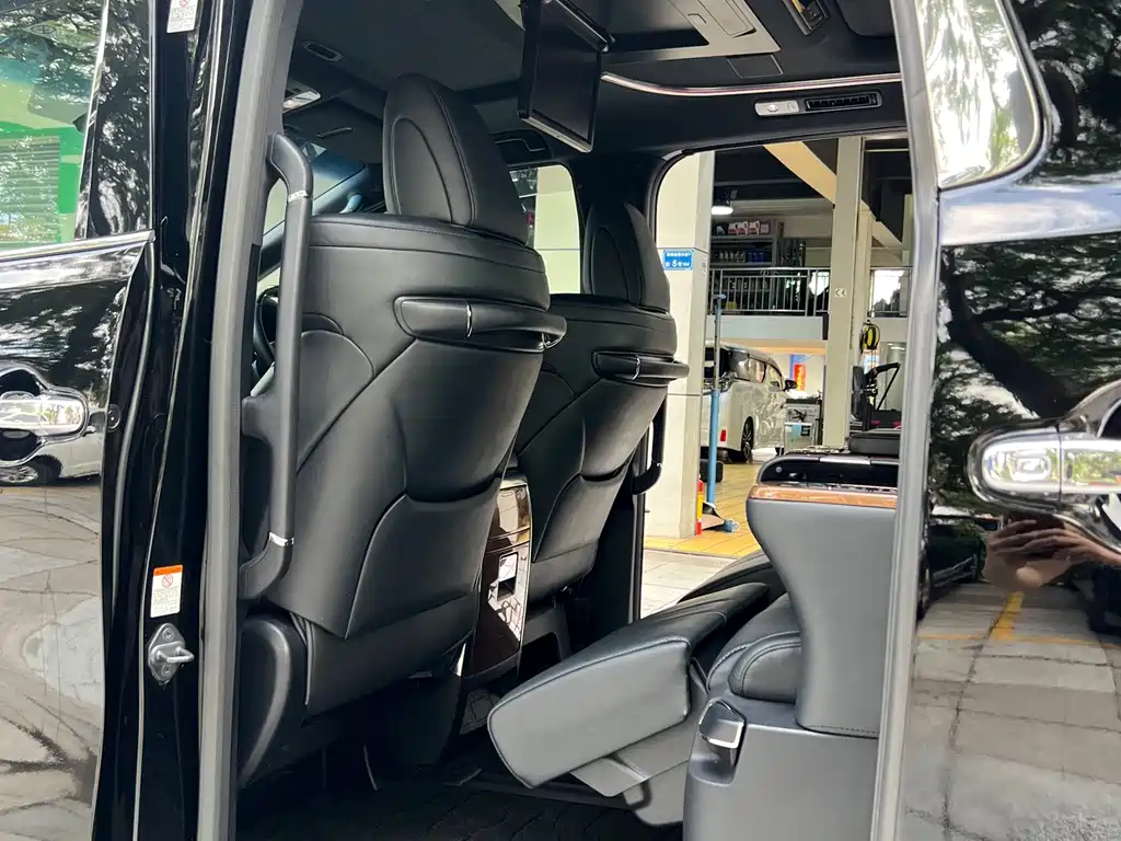 Toyota Alphard 2015 — фото 12