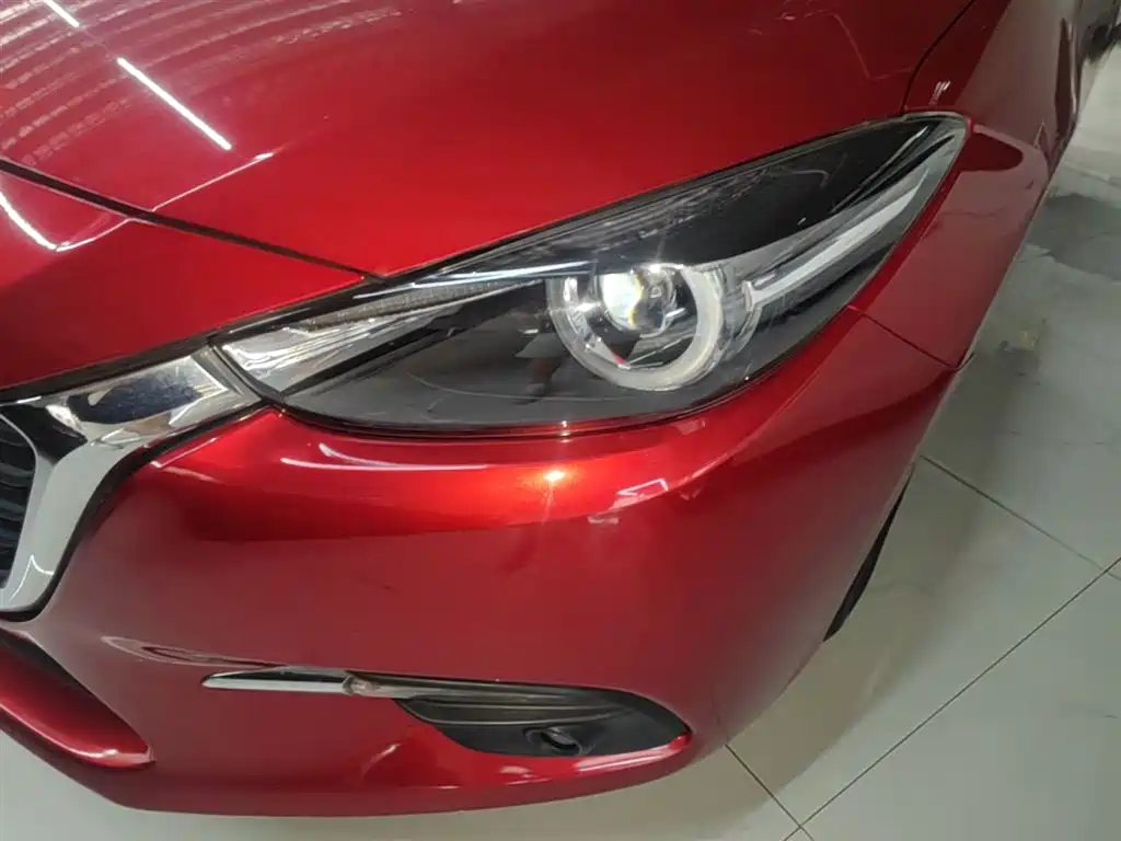 Mazda 3 Axela 2018 — фото 24