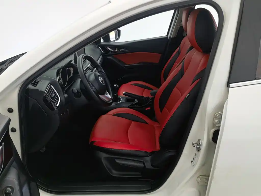 Mazda 3 Axela 2016 — фото 10