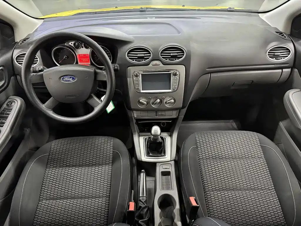 Ford Focus 2013 — фото 17