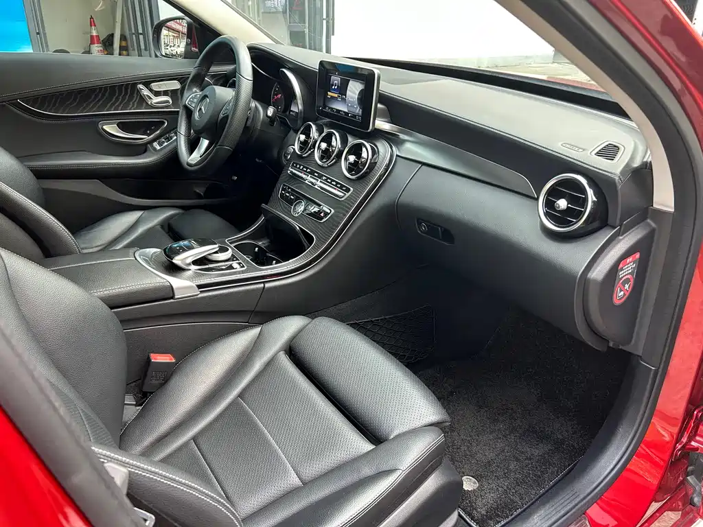 Mercedes-Benz C-Class 2017 — фото 10