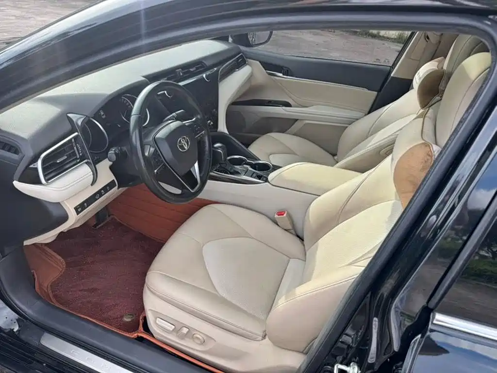 Toyota Camry 2019