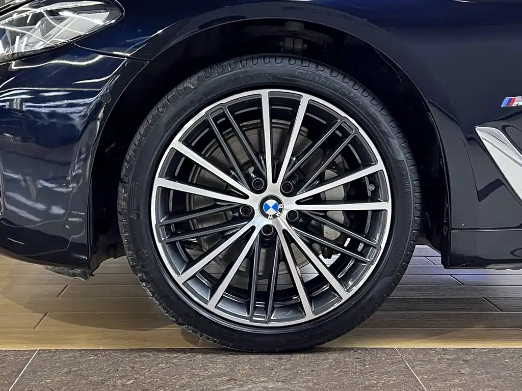 BMW 5 Series 2023 — фото 6