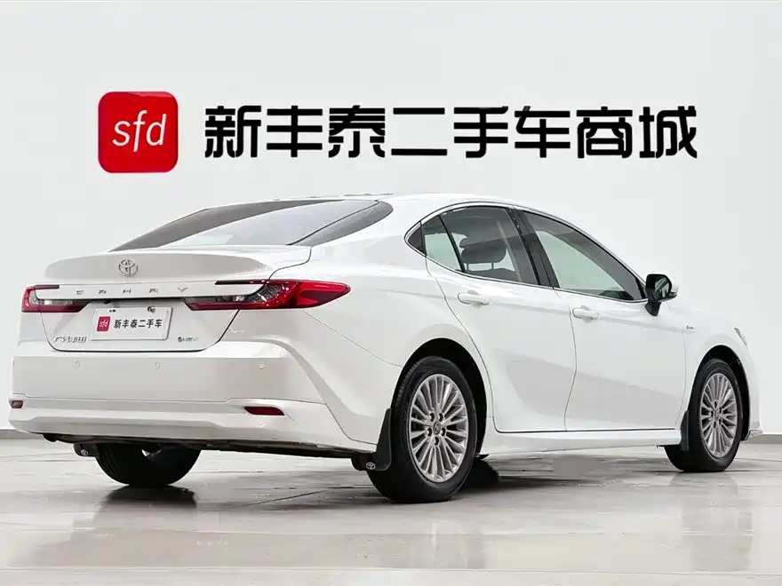 Toyota Camry 2024 — фото 5