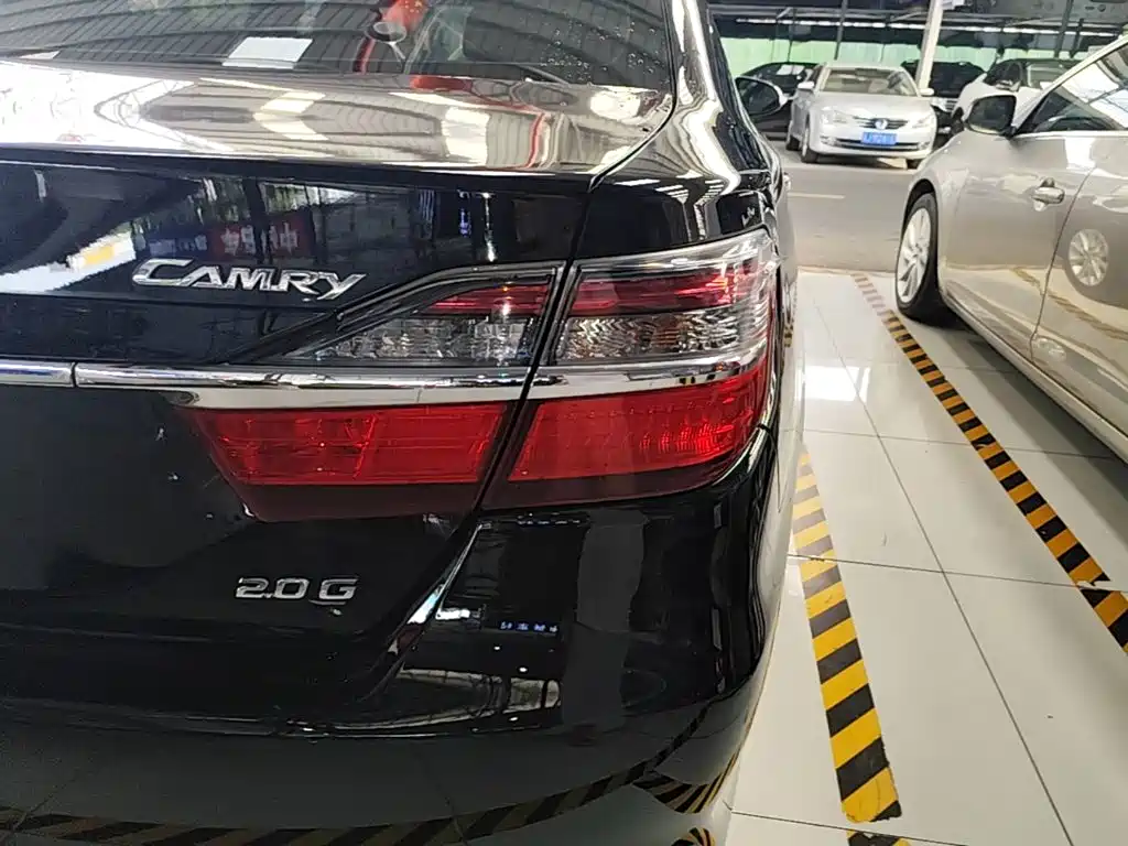 Toyota Camry 2015 — фото 8