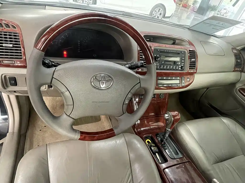 Toyota Camry 2005 — фото 26