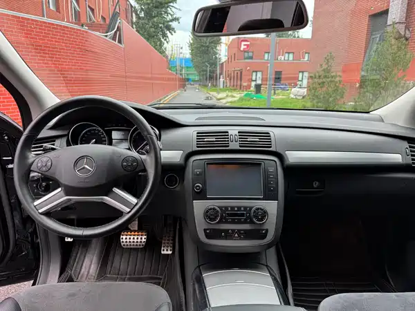 Mercedes-Benz R-Class 2016