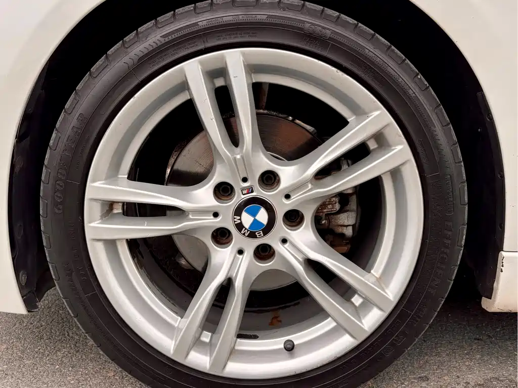 BMW 3 Series 2017 — фото 16