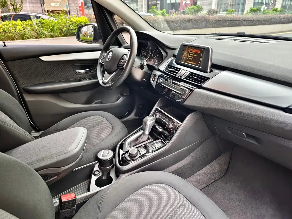 BMW 2 Series Active Tourer 2016 — фото 19