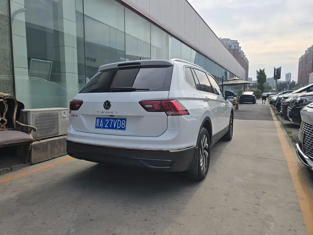 Volkswagen Tiguan L 2025