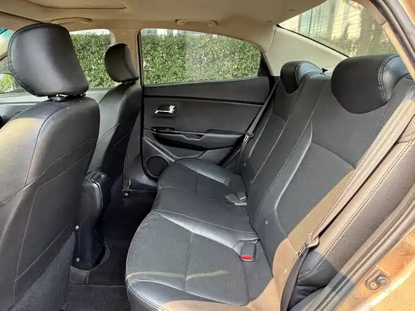 Kia K2 2011