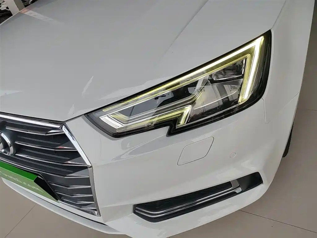 Audi A4L 2018 — фото 24