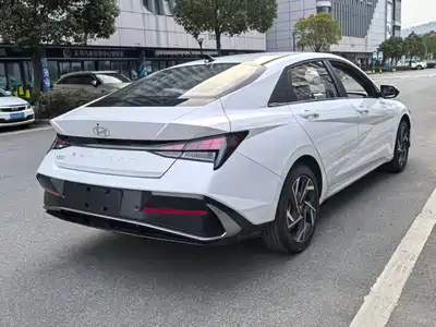 Hyundai Elantra 2025