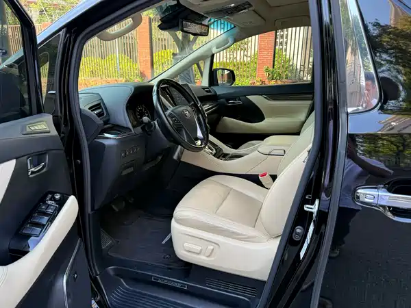 Toyota Alphard 2021