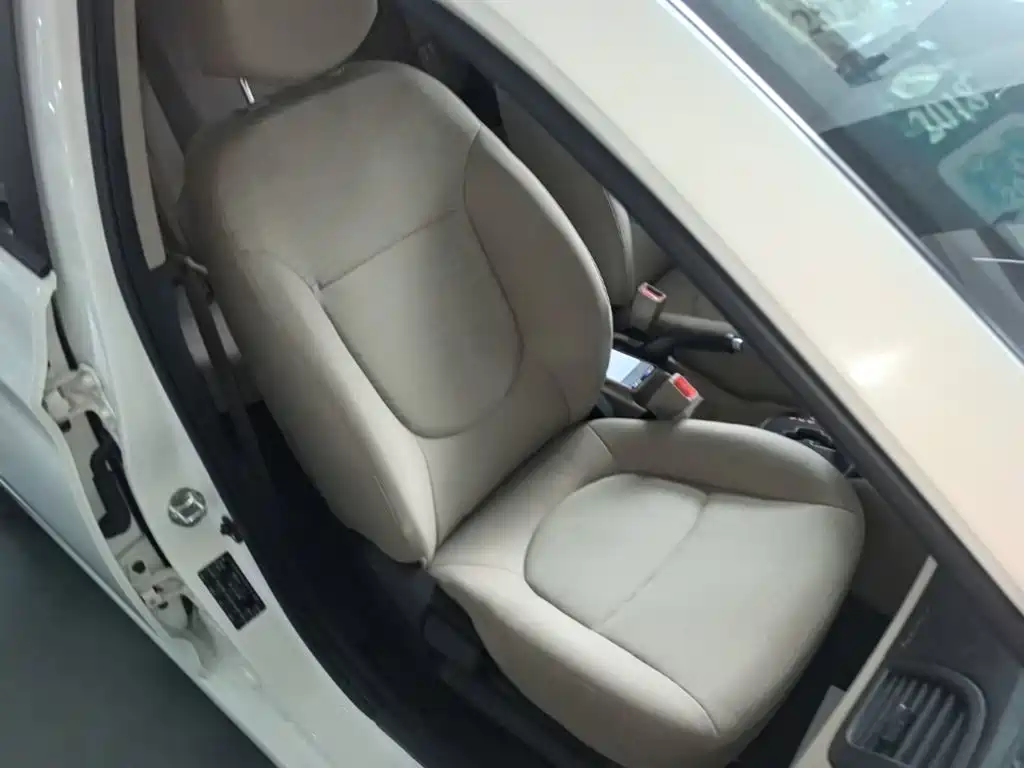 Hyundai Verna 2016 — фото 25
