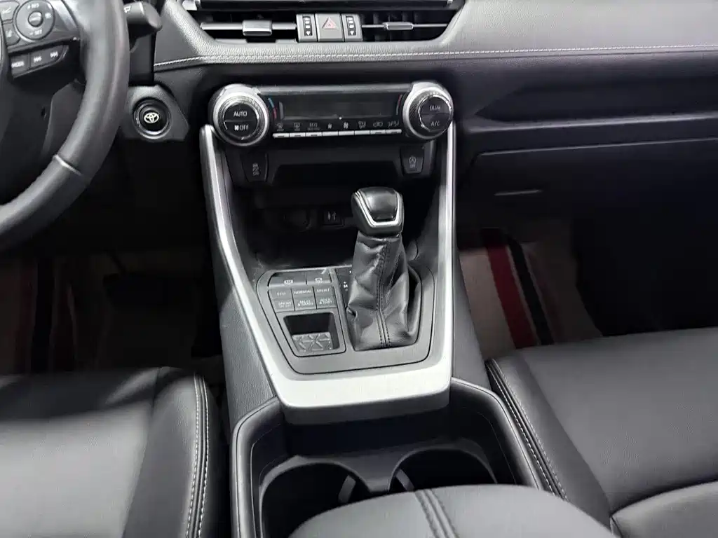 Toyota Wildlander 2021 — фото 14