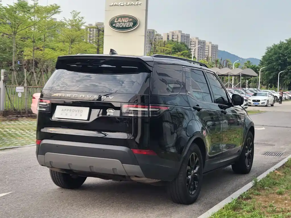 Land Rover Discovery 2018 — фото 12