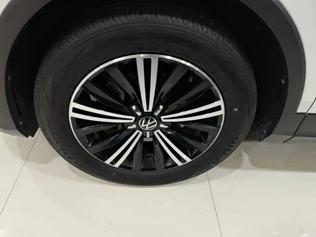 Volkswagen Tiguan L 2020 — фото 25