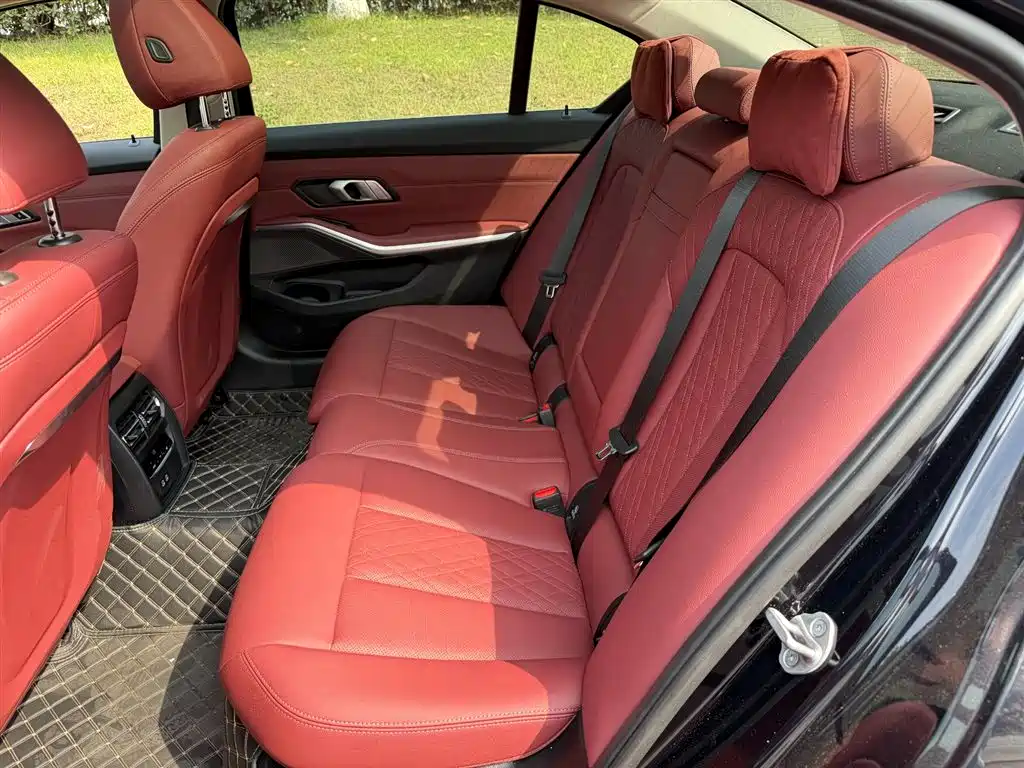 BMW 3 Series 2025 — фото 12