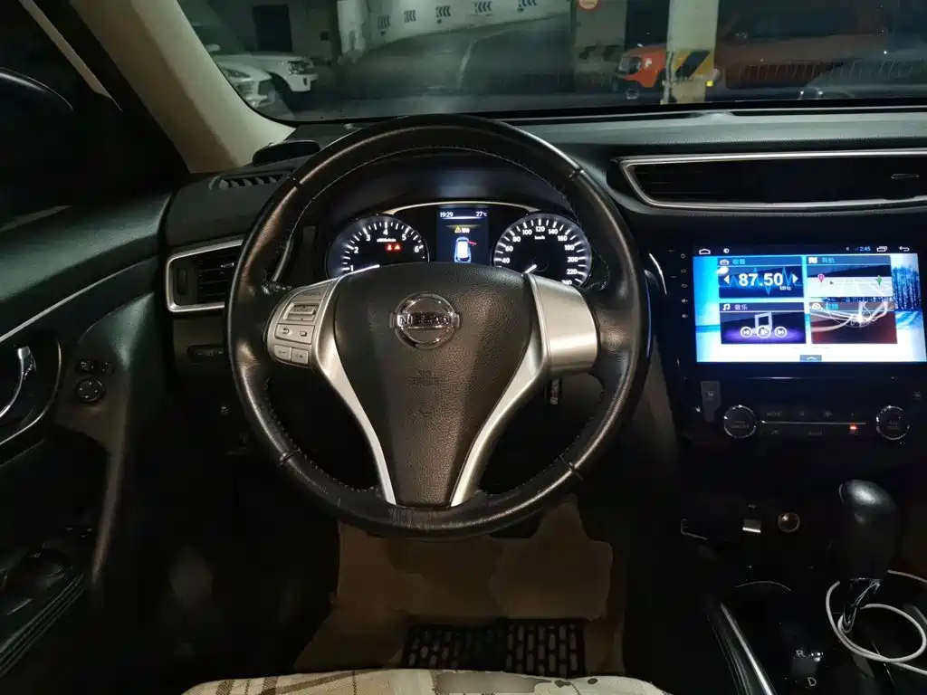 Nissan X-Trail 2015 — фото 11