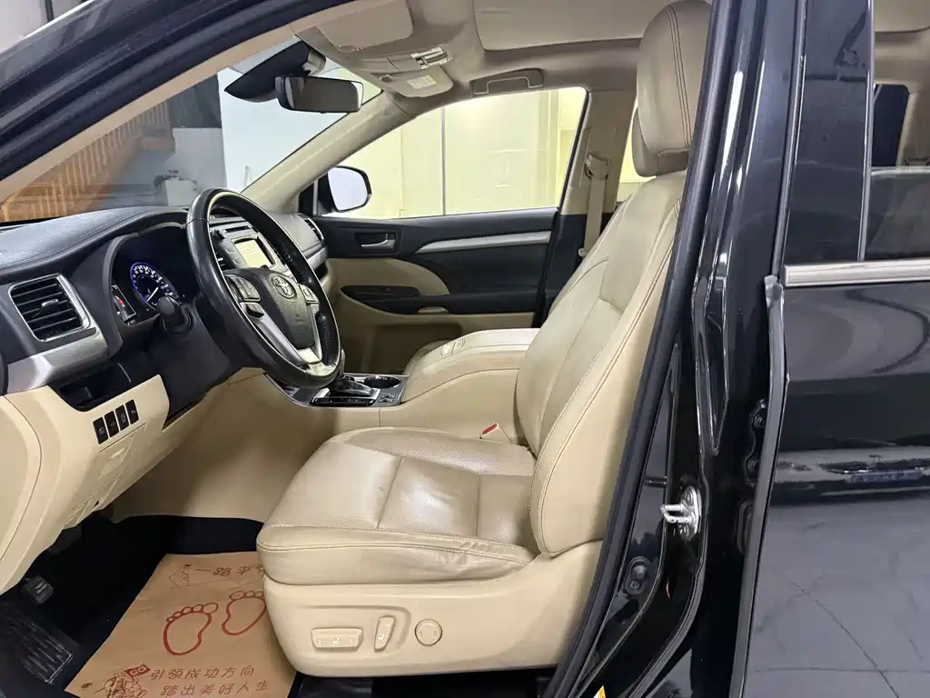 Toyota Highlander 2018 — фото 11