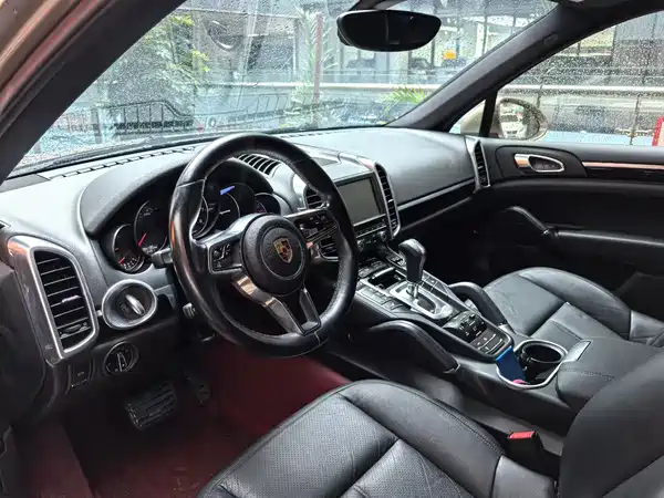 Porsche Cayenne 2016