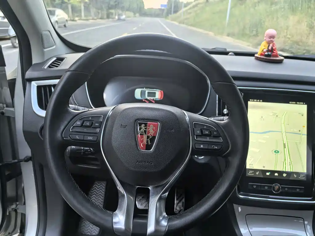 Roewe RX5 New Energy 2018 — фото 10