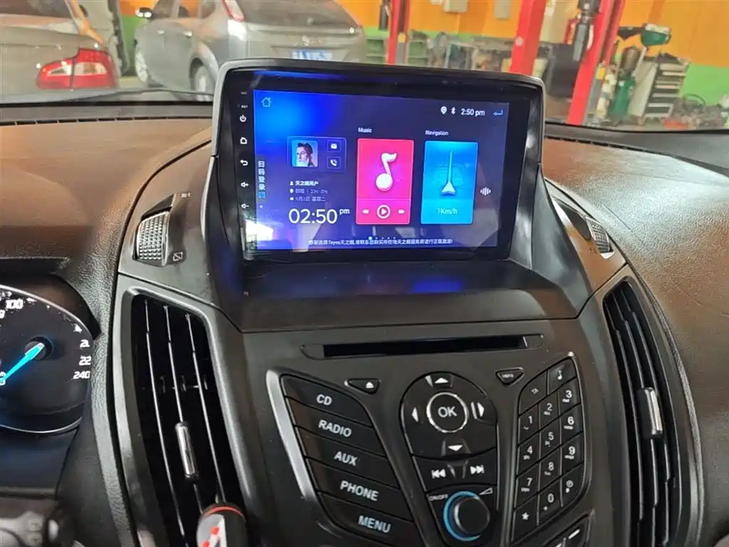 Ford Kuga 2014 — фото 13