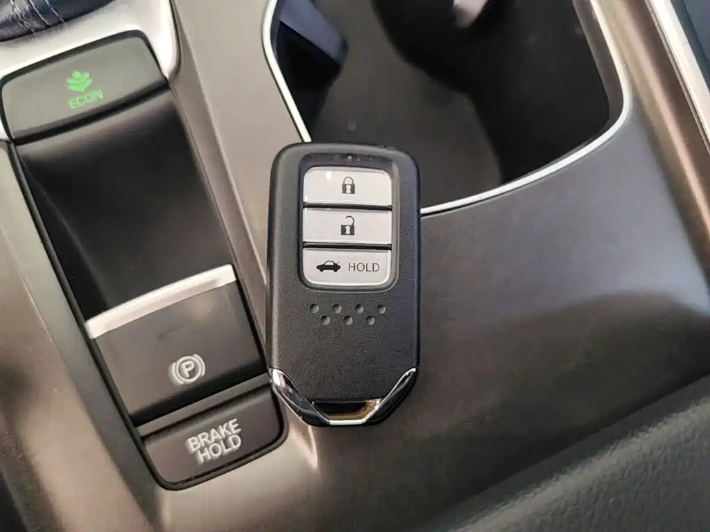Honda Accord 2020 — фото 9