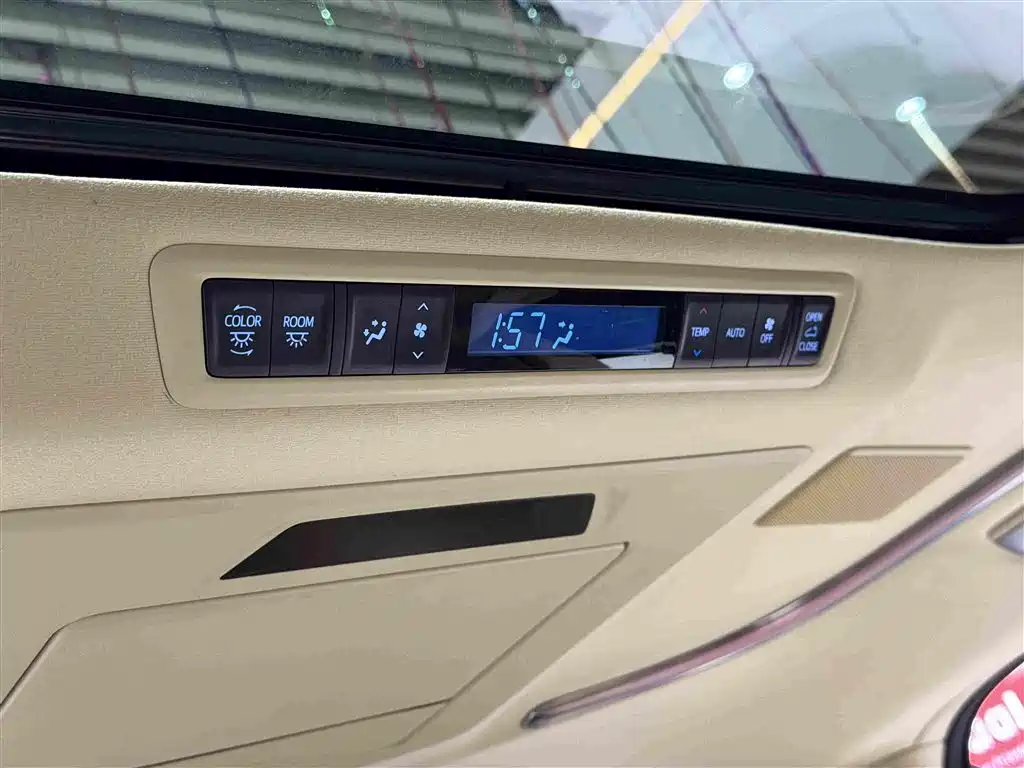 Toyota Alphard 2019 — фото 17