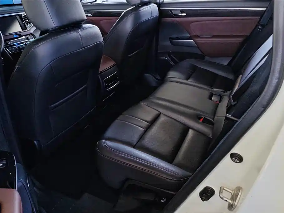 GAC Motor Trumpchi GS8 2018 — фото 11