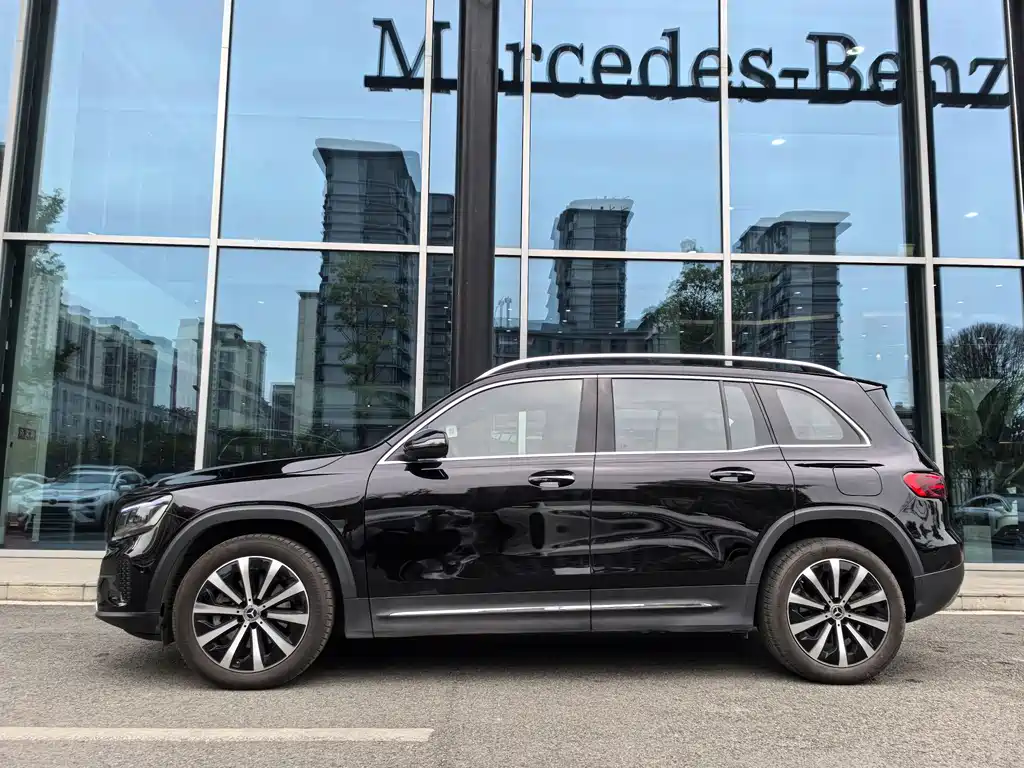 Mercedes-Benz GLB 2025 — фото 16