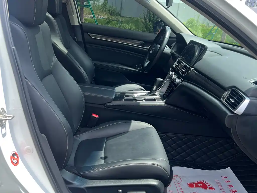 Honda Accord 2022 — фото 10