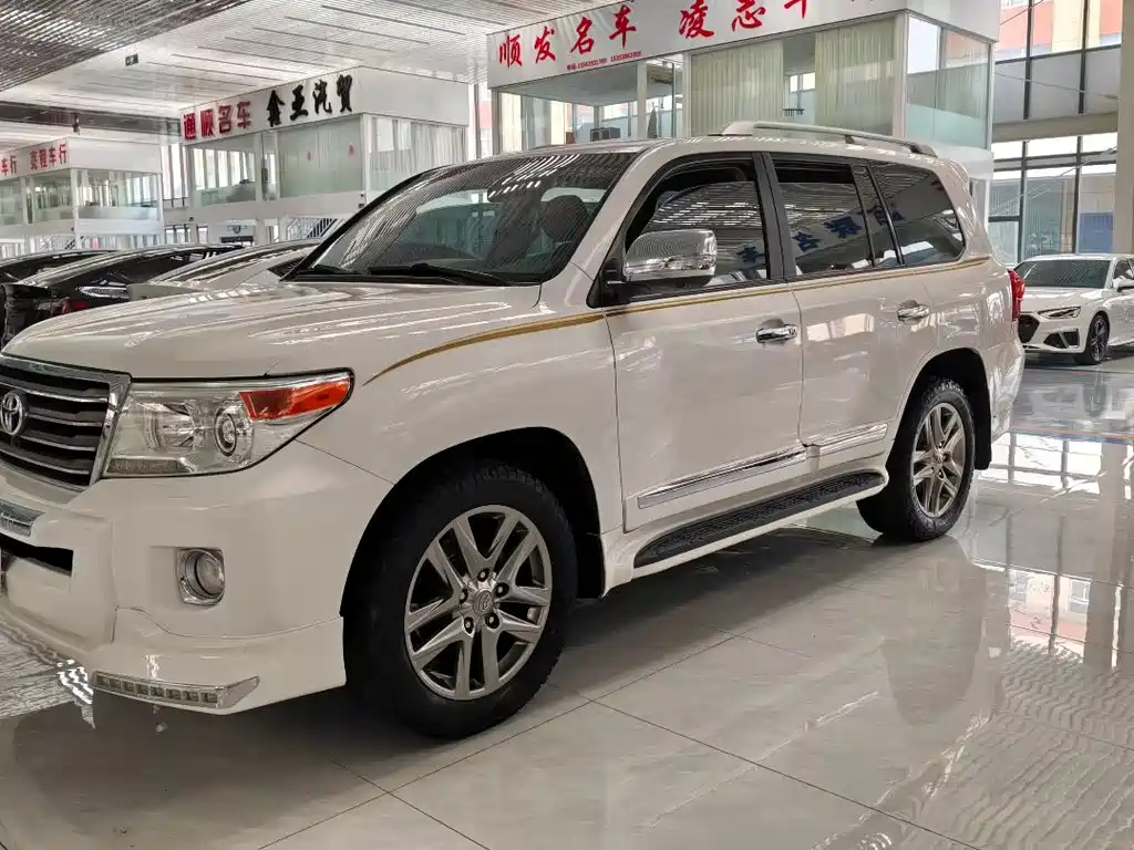 Toyota Land Cruiser 2014 — фото 2