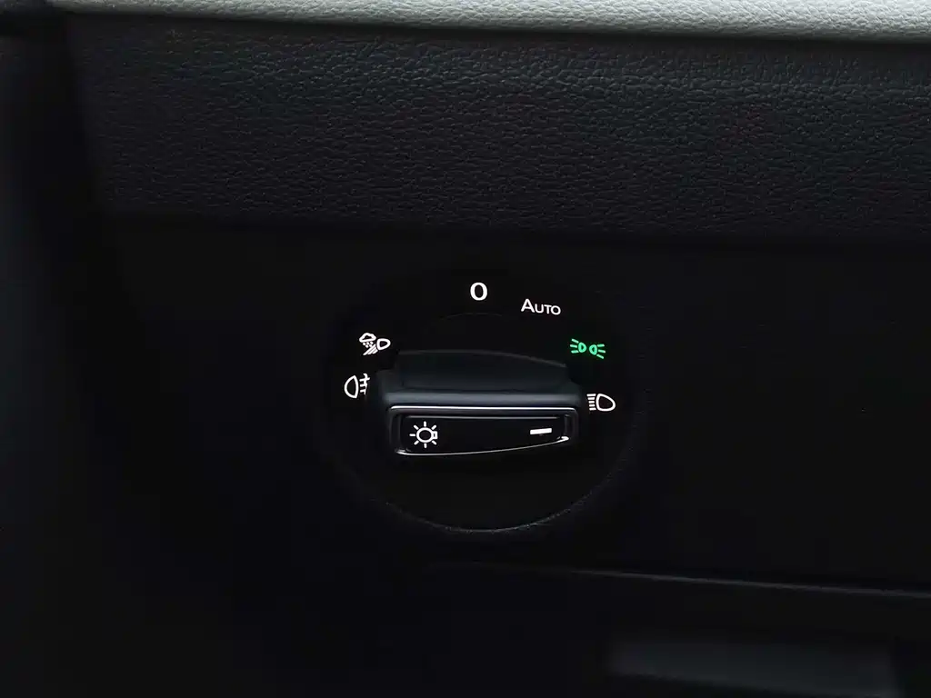 Volkswagen Tiguan L 2022 — фото 21