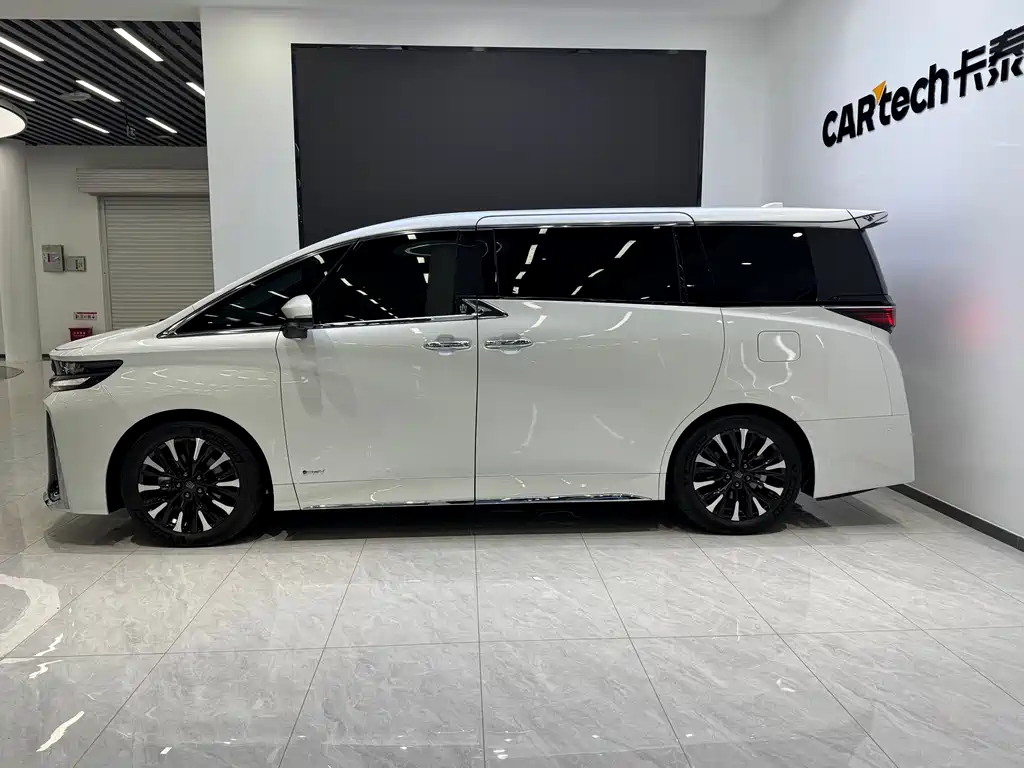 Toyota Vellfire 2023