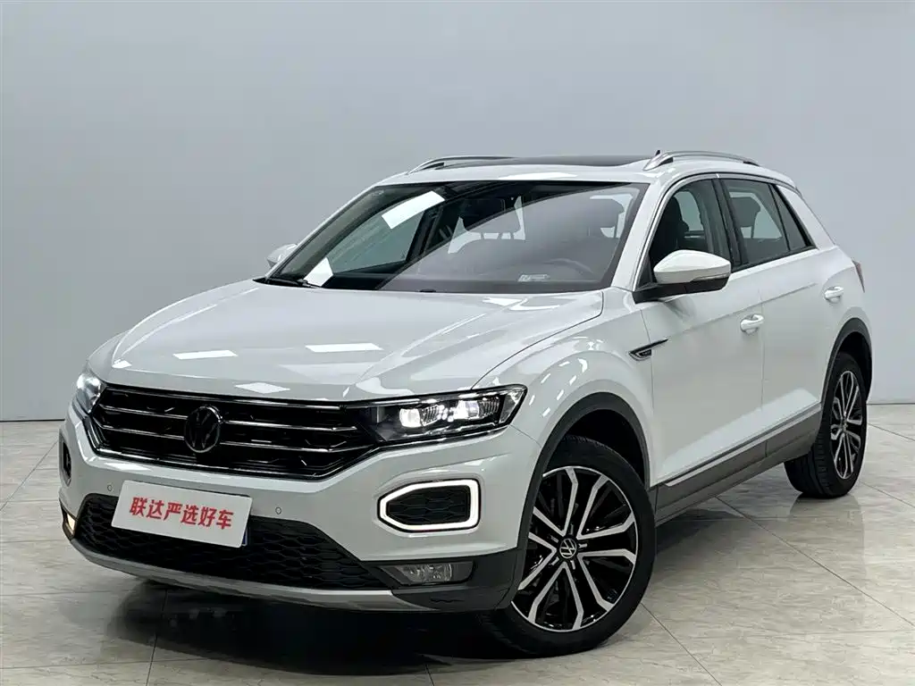 Volkswagen T-Roc 2023 — фото 1
