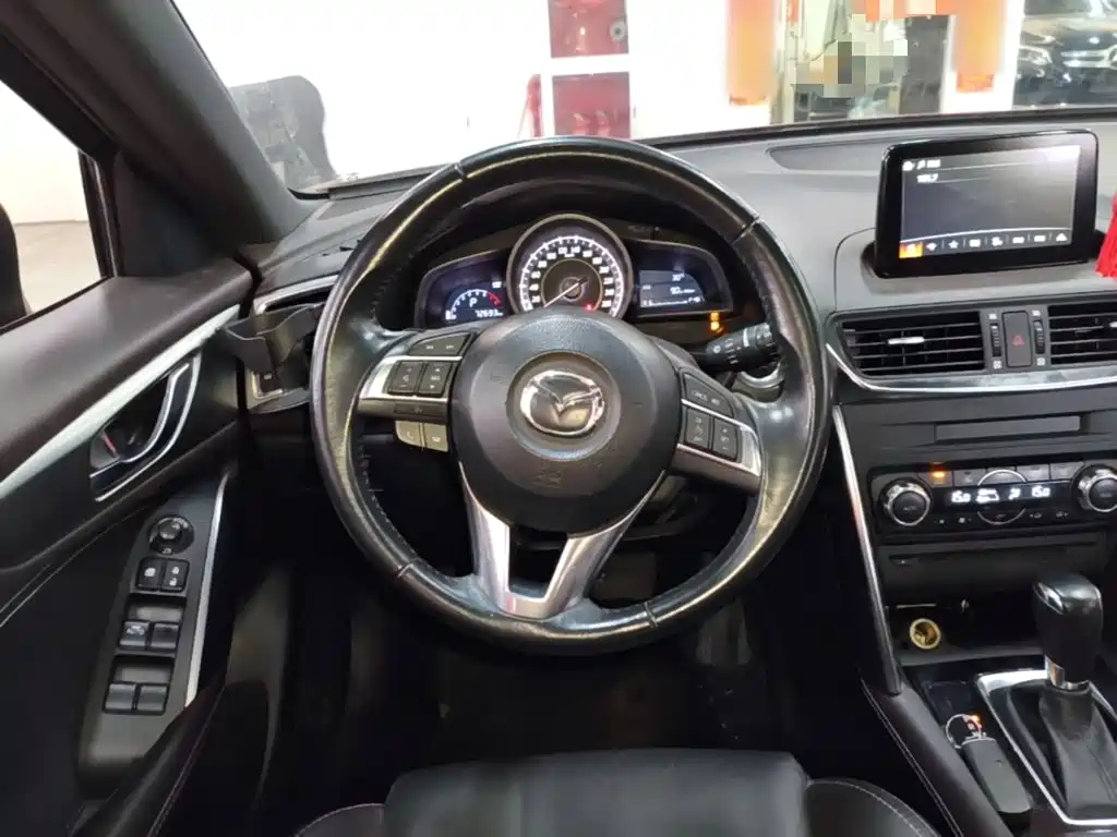 Mazda CX-4 2016 — фото 11
