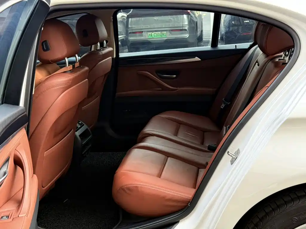 BMW 5 Series 2015 — фото 22