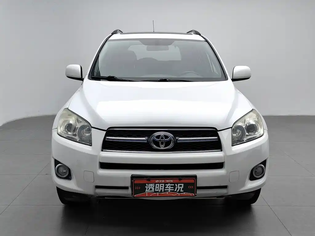Toyota RAV4 2010 — фото 3