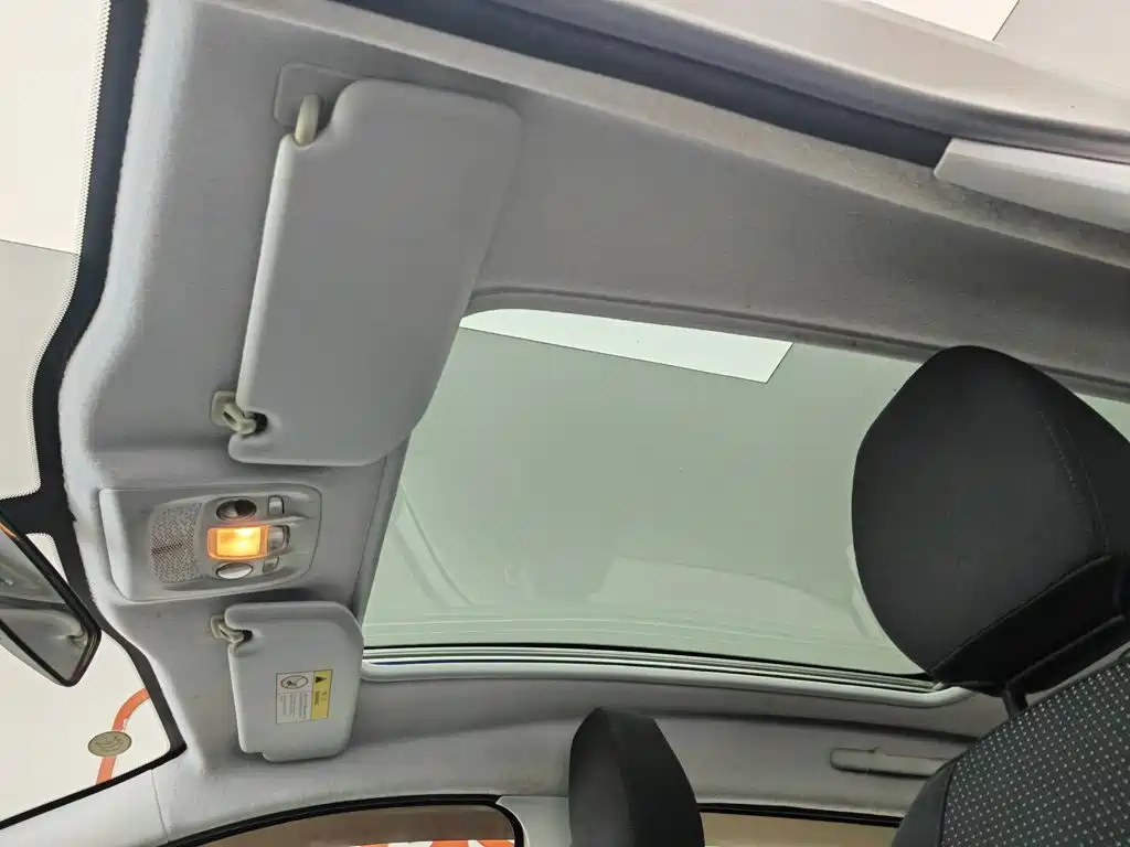 Peugeot 2008 2015 — фото 14