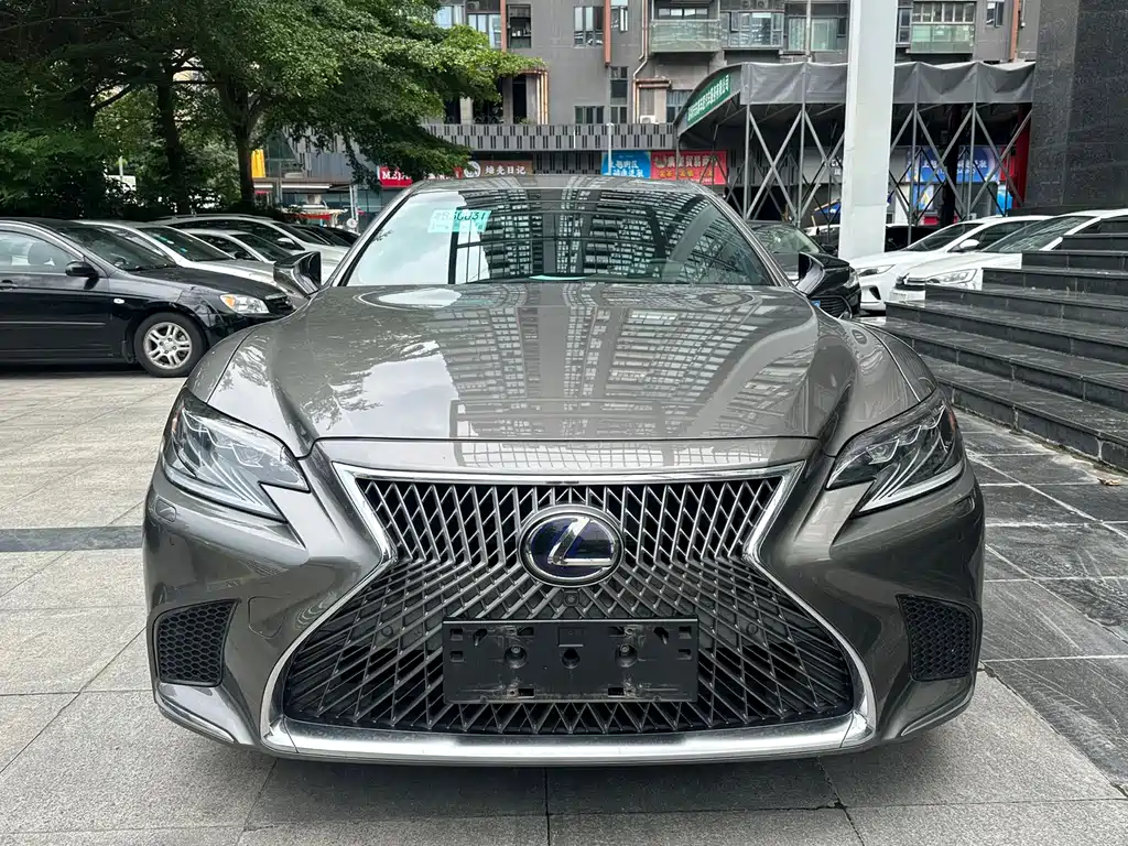 Lexus LS 2019